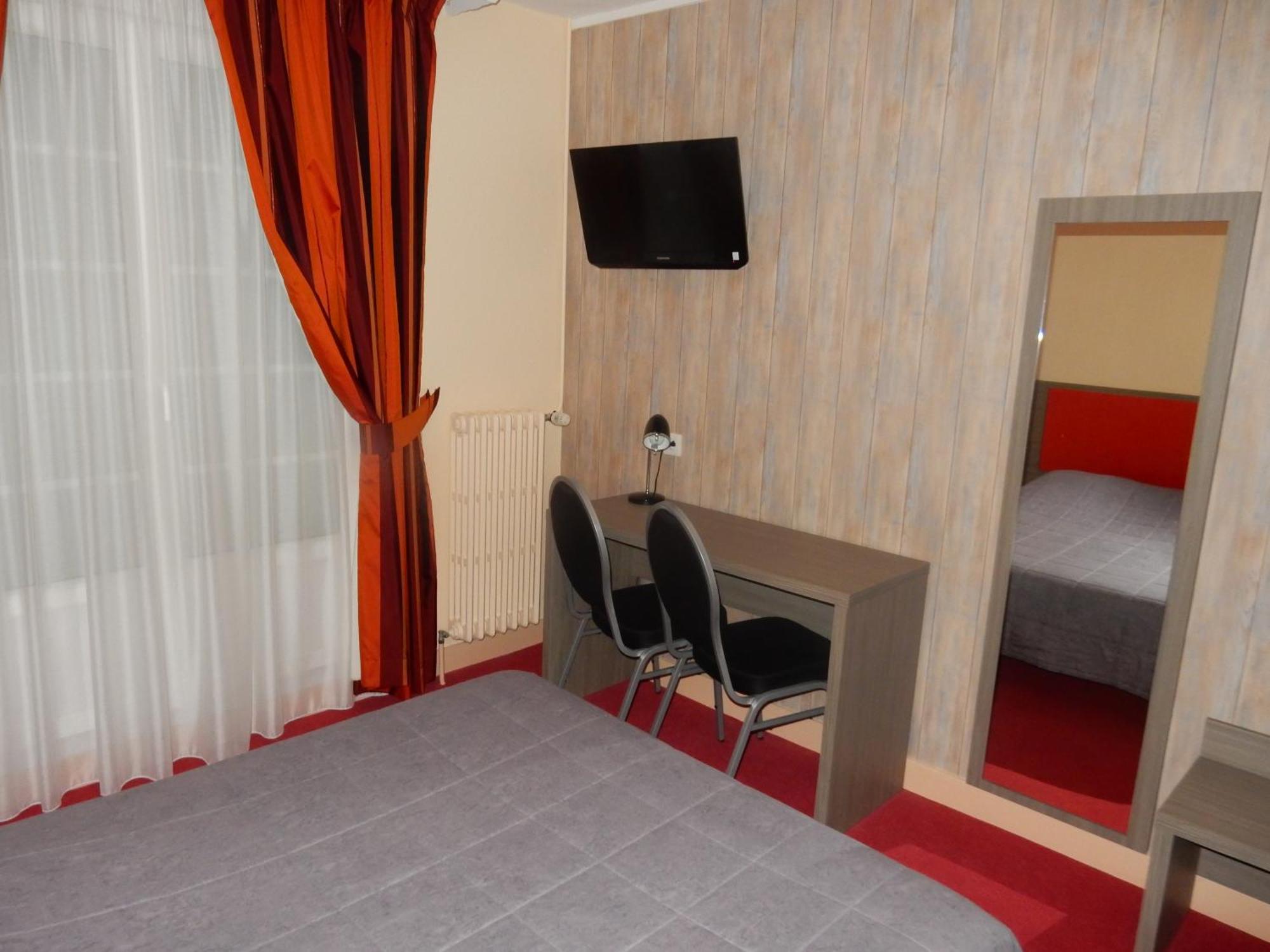 Logis Hotel Saint-Hubert Cour-Cheverny Phòng bức ảnh